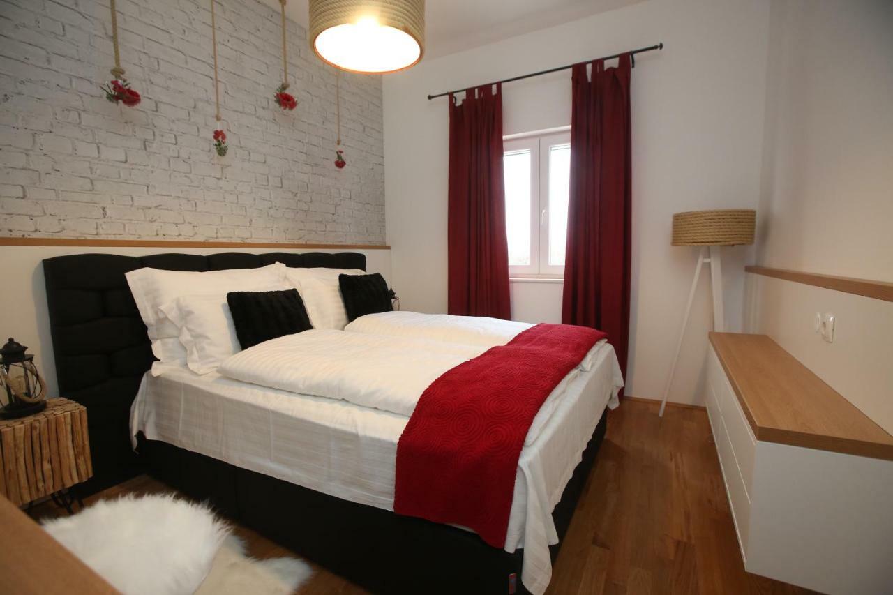 Apartman Delux Brkić Appartement Lozovac Buitenkant foto