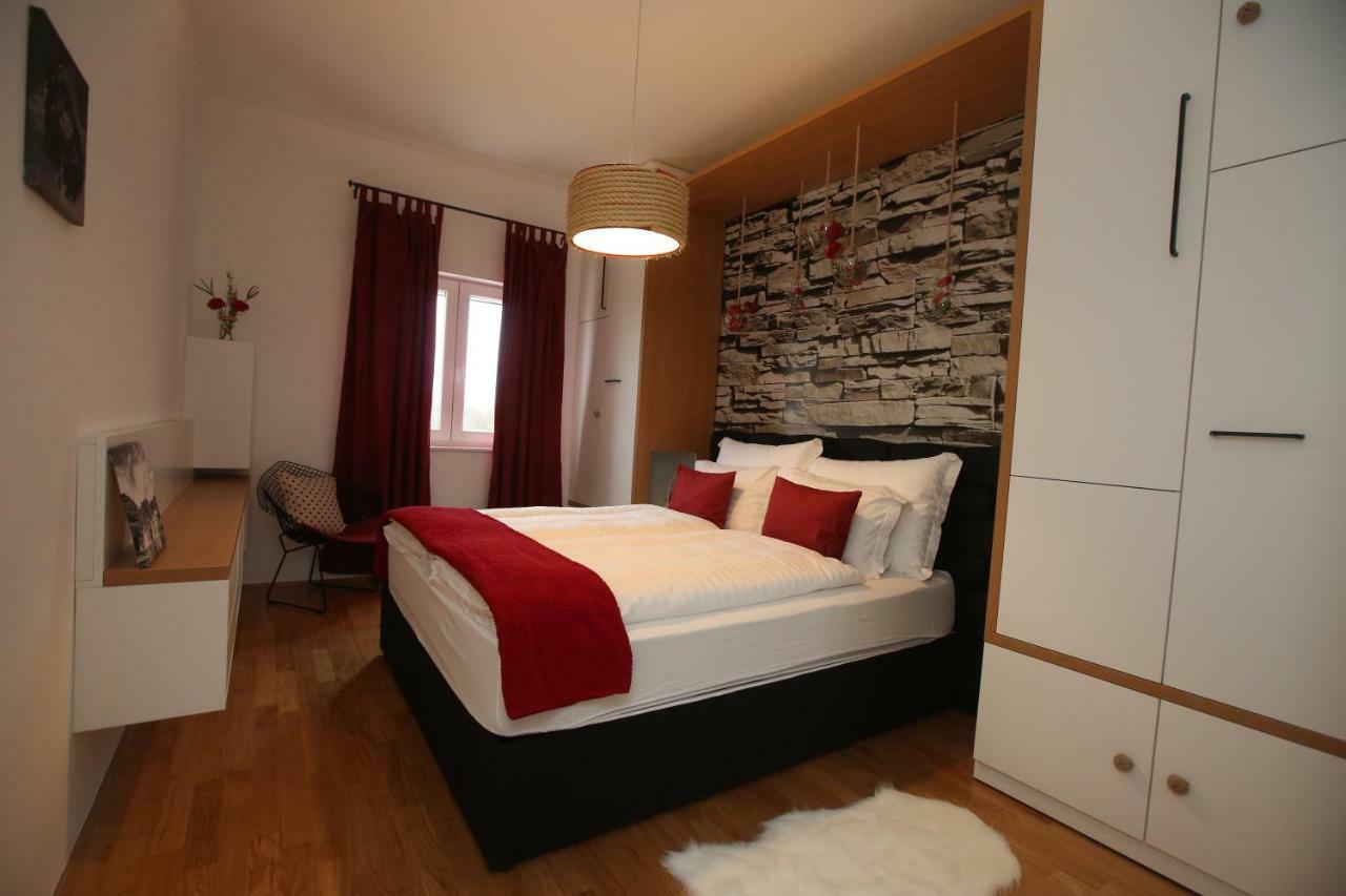 Apartman Delux Brkić Appartement Lozovac Buitenkant foto